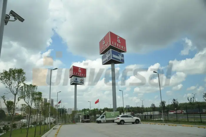 Totem tabela uygulaması 6 — Universal Reklam imalatı