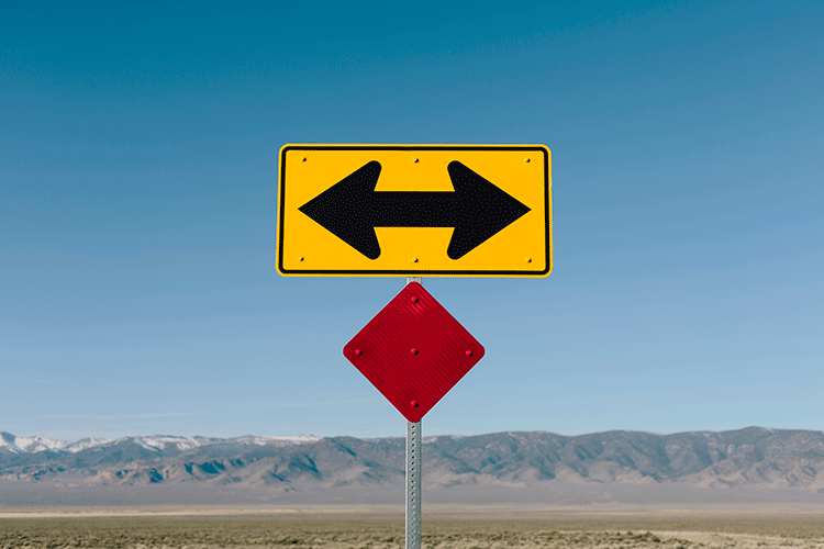 Yön gösteren tabela